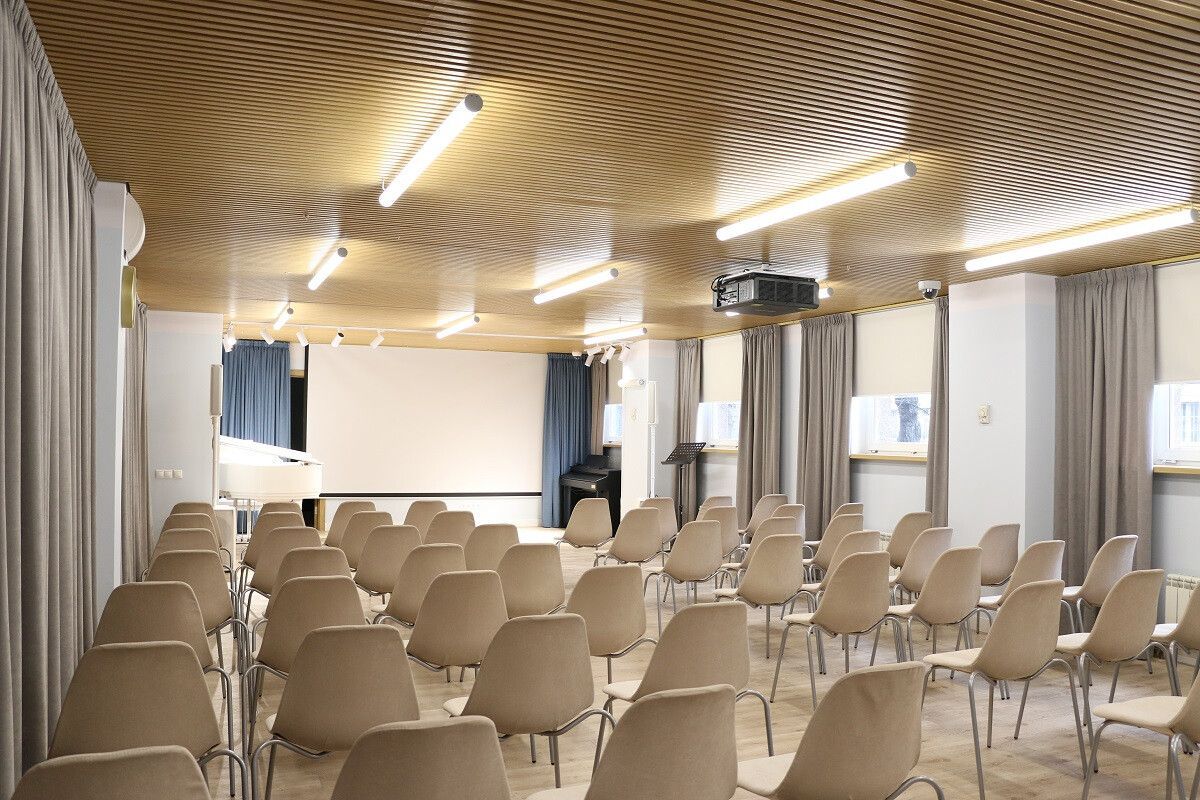 Оснащение оборудованием видеоконференцсвязи 11 филиалов ГБУ «Московское Долголетие».